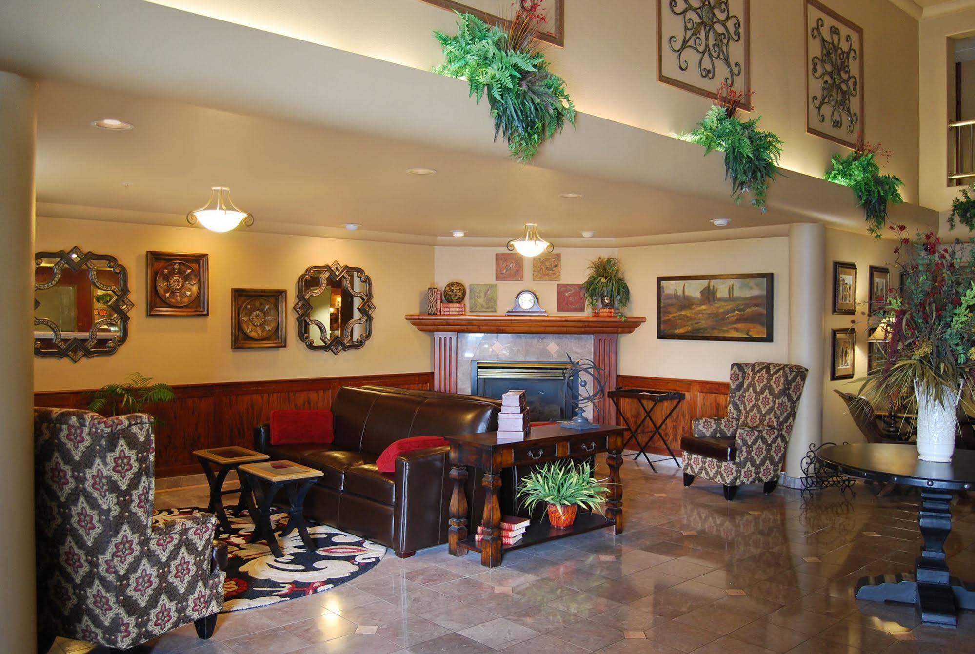 Oxford Suites Chico Exterior photo