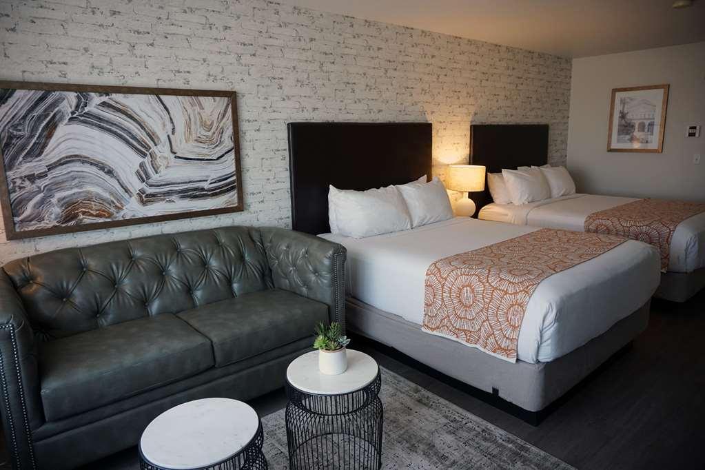 Oxford Suites Chico Room photo