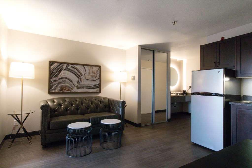 Oxford Suites Chico Room photo