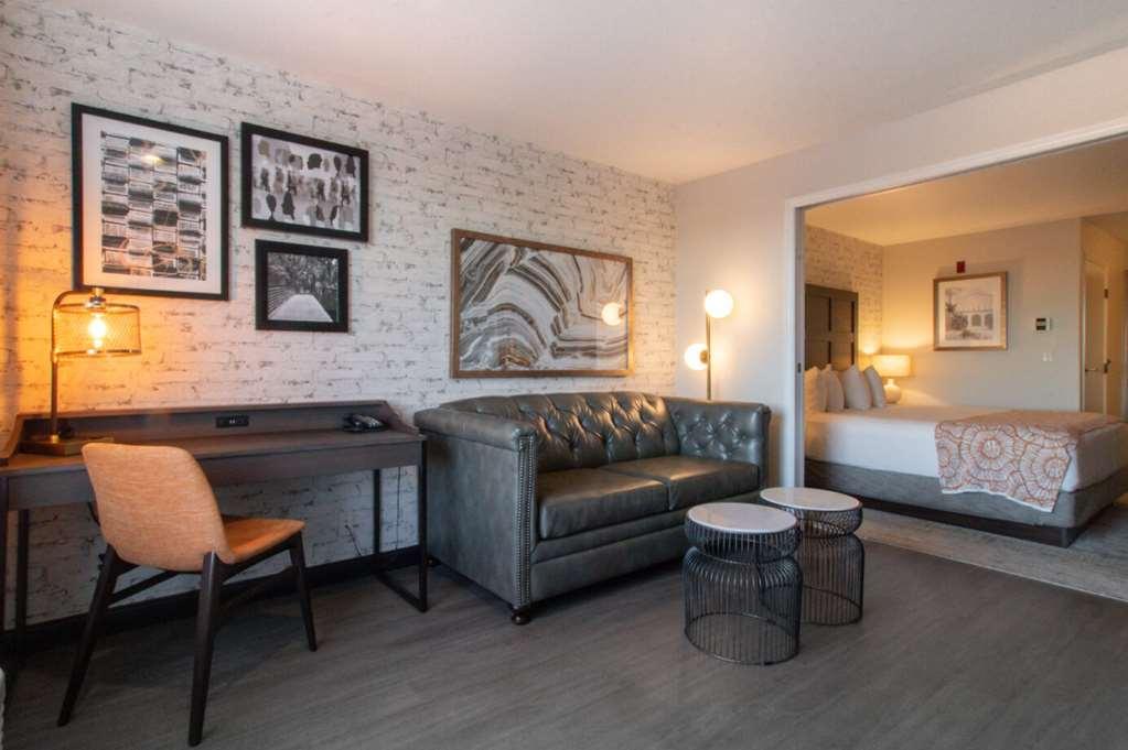 Oxford Suites Chico Room photo