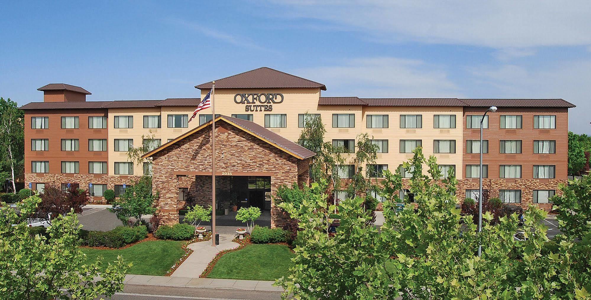 Oxford Suites Chico Exterior photo